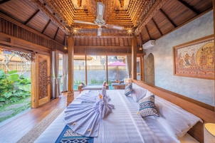 Honeymoon Villa, Pool View | In-room safe, laptop workspace, blackout drapes, soundproofing