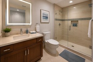 Classic-Zimmer | Badezimmer | Kostenlose Toilettenartikel, Haartrockner, Handtücher, Seife