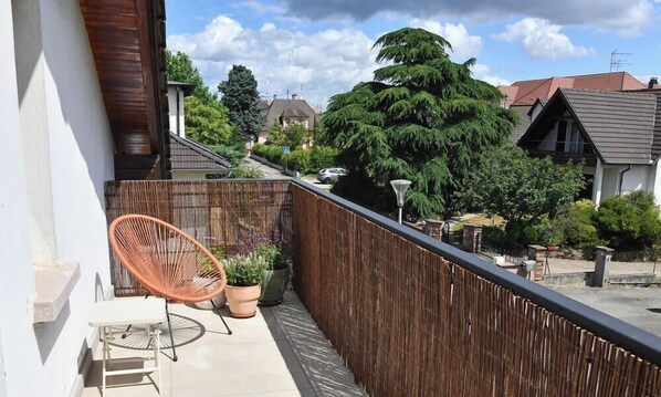 Terrace/patio - Charming lodging, peaceful balcony-terrace (Wettolsheim)