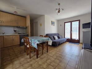 Interior - Residential house, pets on request - 4 guests (Grues)