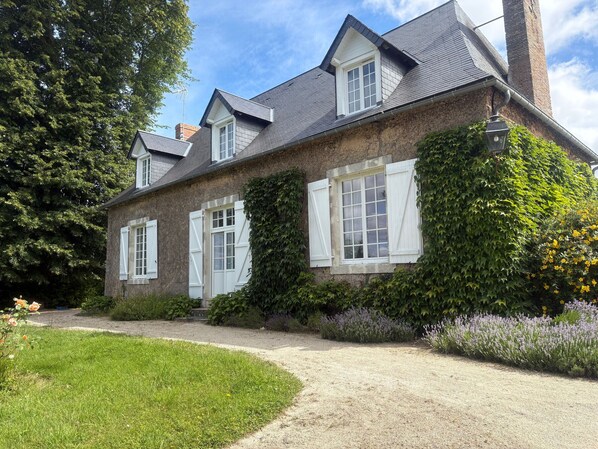 Exterior - Family home with pool - 8 guests (Amné en Champagne)