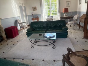 Living area - Family home with pool - 8 guests (Amné en Champagne)