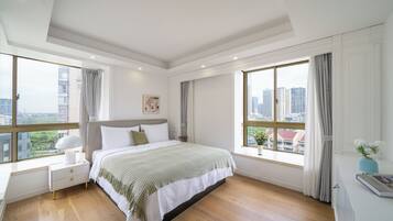 Blackout curtains, soundproofing, iron/ironing board, free WiFi