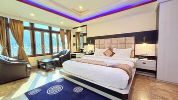 Premium Quadruple Room | Desk, free WiFi