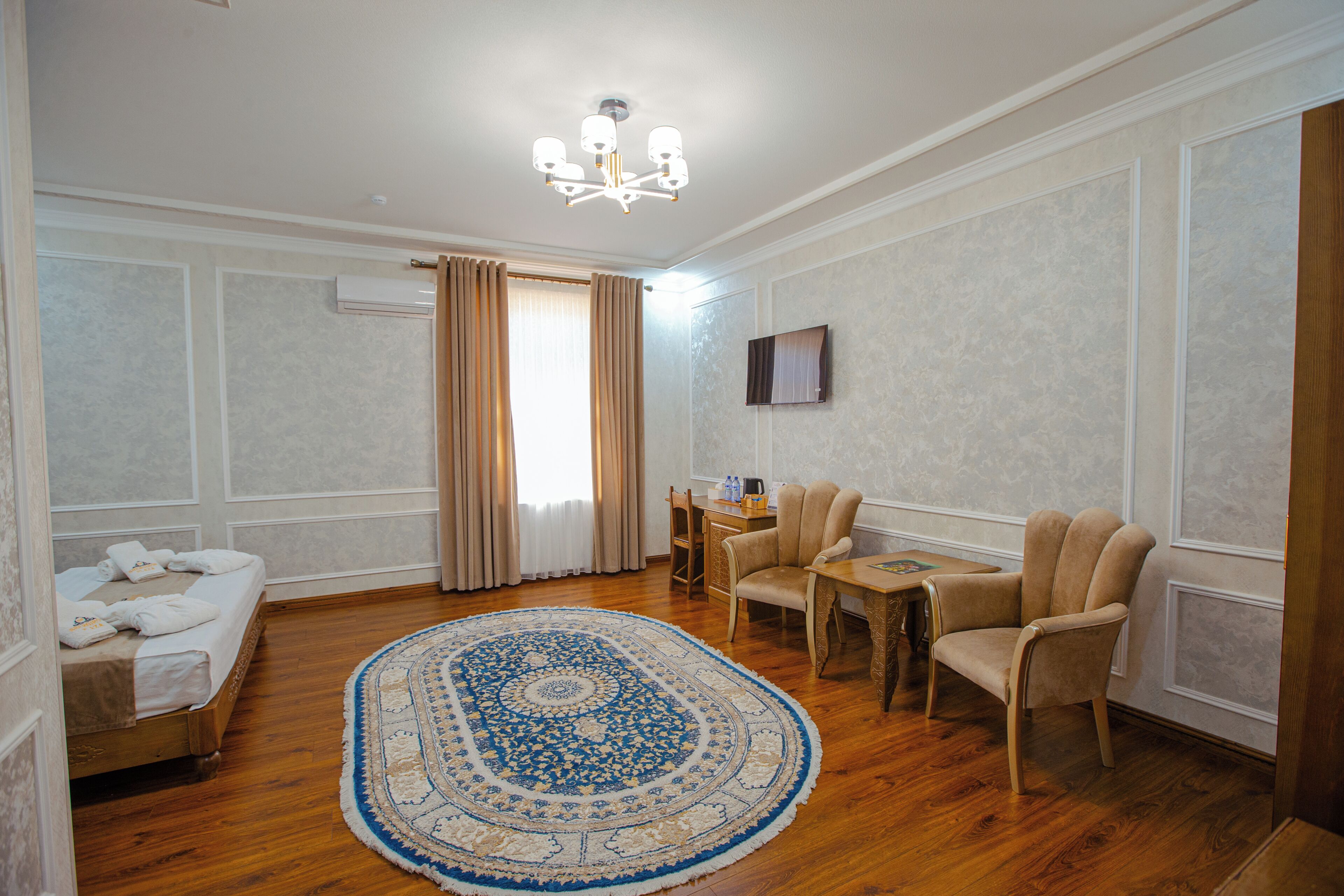 Luxury Double Room | In-room safe, desk, laptop workspace, blackout curtains