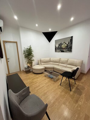 Living area - Ler & Le Pety Palace Madrid Gran Via (Madrid)