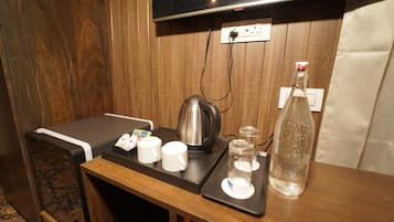 Deluxe Double or Twin Room, Balcony, Mountain View | Interior