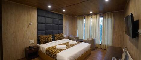 Quarto triplo família, sacada, vista para a colina | Wi-Fi de cortesia