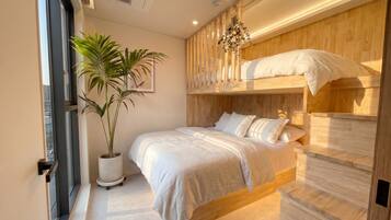 2 bedrooms, iron/ironing board, travel crib, free WiFi