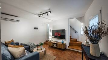 Smart TV, books