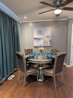 Dining - Modern Fayetteville Home Minutes to Fort Bragg! (Fayetteville)