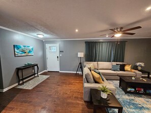 Smart TV - Modern Fayetteville Home Minutes to Fort Bragg! (Fayetteville)