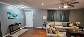 Modern Fayetteville Home Minutes to Fort Bragg!