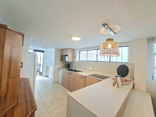 Perfect 6-bedroom house with outdoor spaces in cool Quito for your getaway