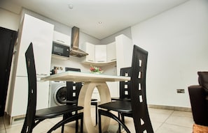 Dining - Cozy 1-bedroom apartment in SIGNATURE (Accra)