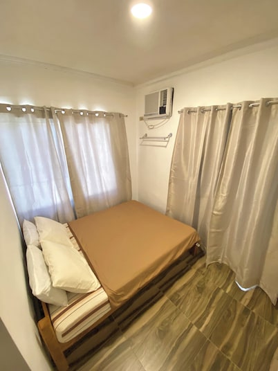 Simple, Practical & Comfy Room 4