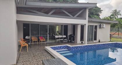 Pacific Harbour Pool Villa — Near Beach & Lake