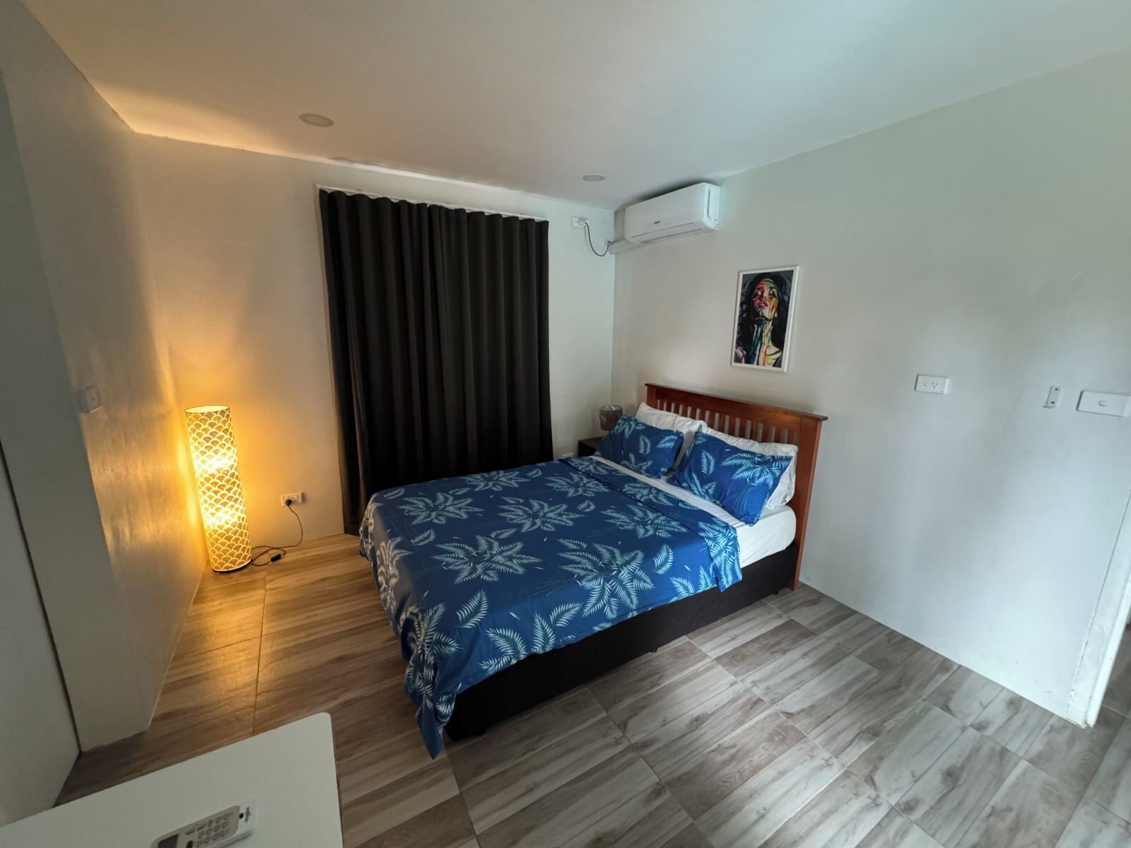 4 slaapkamers, een strijkplank/strijkijzer, gratis wifi, beddengoed