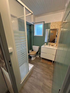 Bathroom - Vrbo Property (Arette)