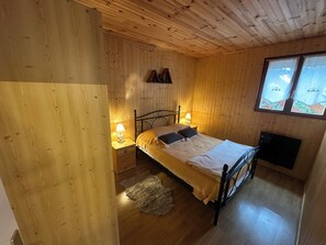 Room - Vrbo Property (Arette)