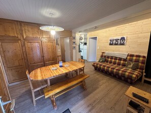 Interior - Bas de chalet at the foot of the slopes in the Pierre Saint Martin resort (Arette)
