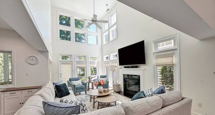 Stunning Coastal Retreat Home in Sea Colony; Community Pool, Tennis, Fitness Center, Playground, Shuttle, Free WIFI