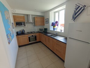 Private kitchen - Very nice, quiet apartment in the town center (Douarnenez)