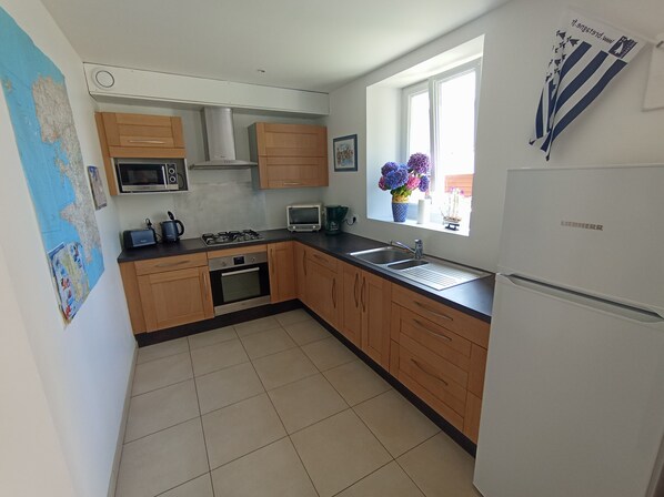 Private kitchen - Vrbo Property (Douarnenez)