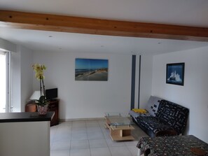 Living area - Very nice, quiet apartment in the town center (Douarnenez)