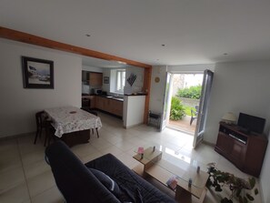 Living area - Vrbo Property (Douarnenez)