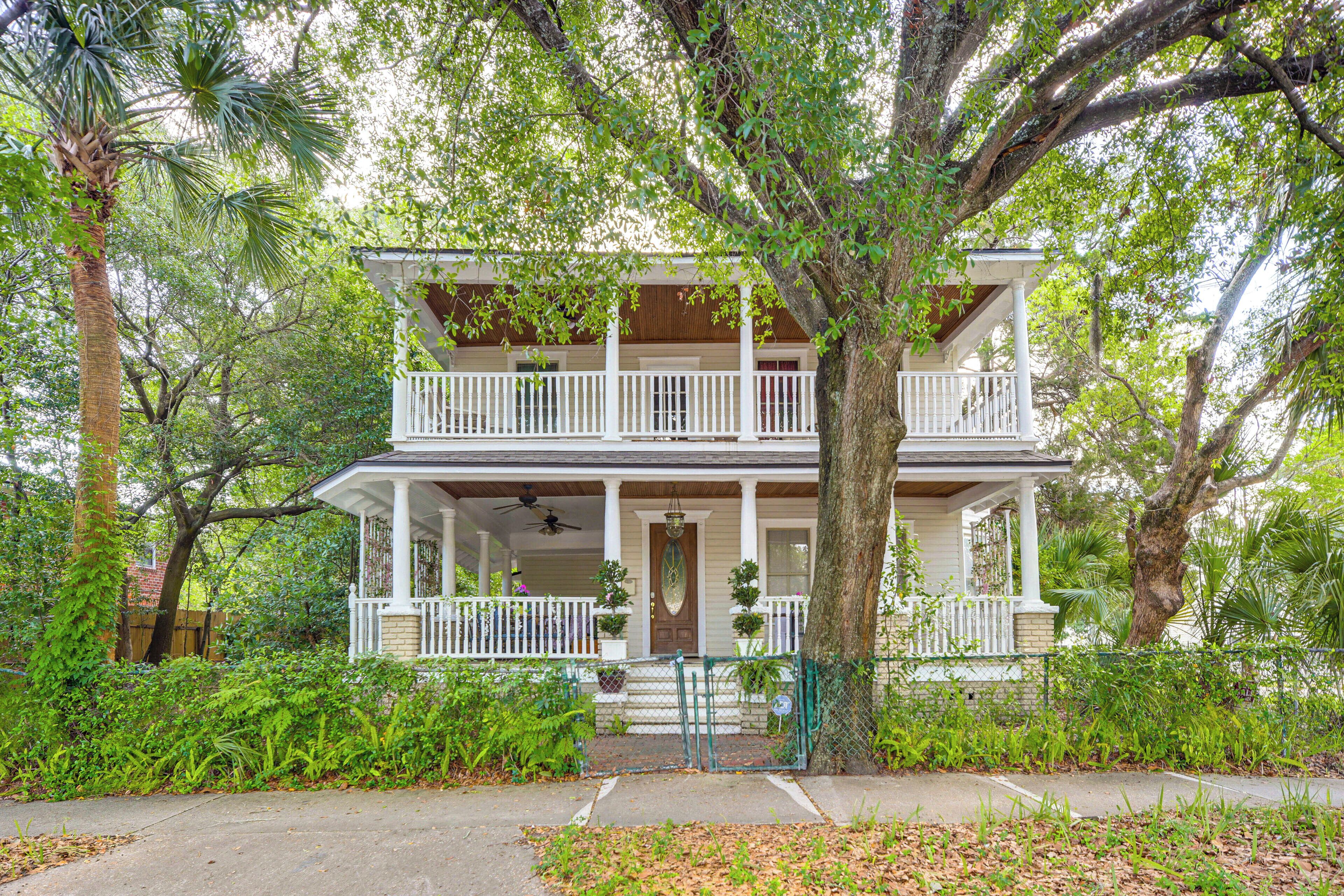 House (5 Bedrooms) | Front of property