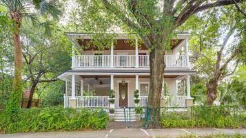House (5 Bedrooms) | Front of property