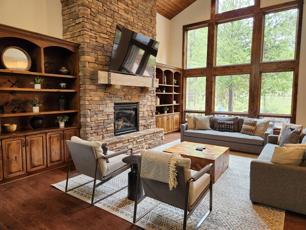 Living area - 56821 Dancing Rock Loop (Sunriver)