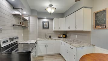 House (1 Bedroom) | Interior