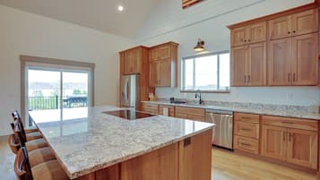 Rumah (6 Bedrooms) | Interior