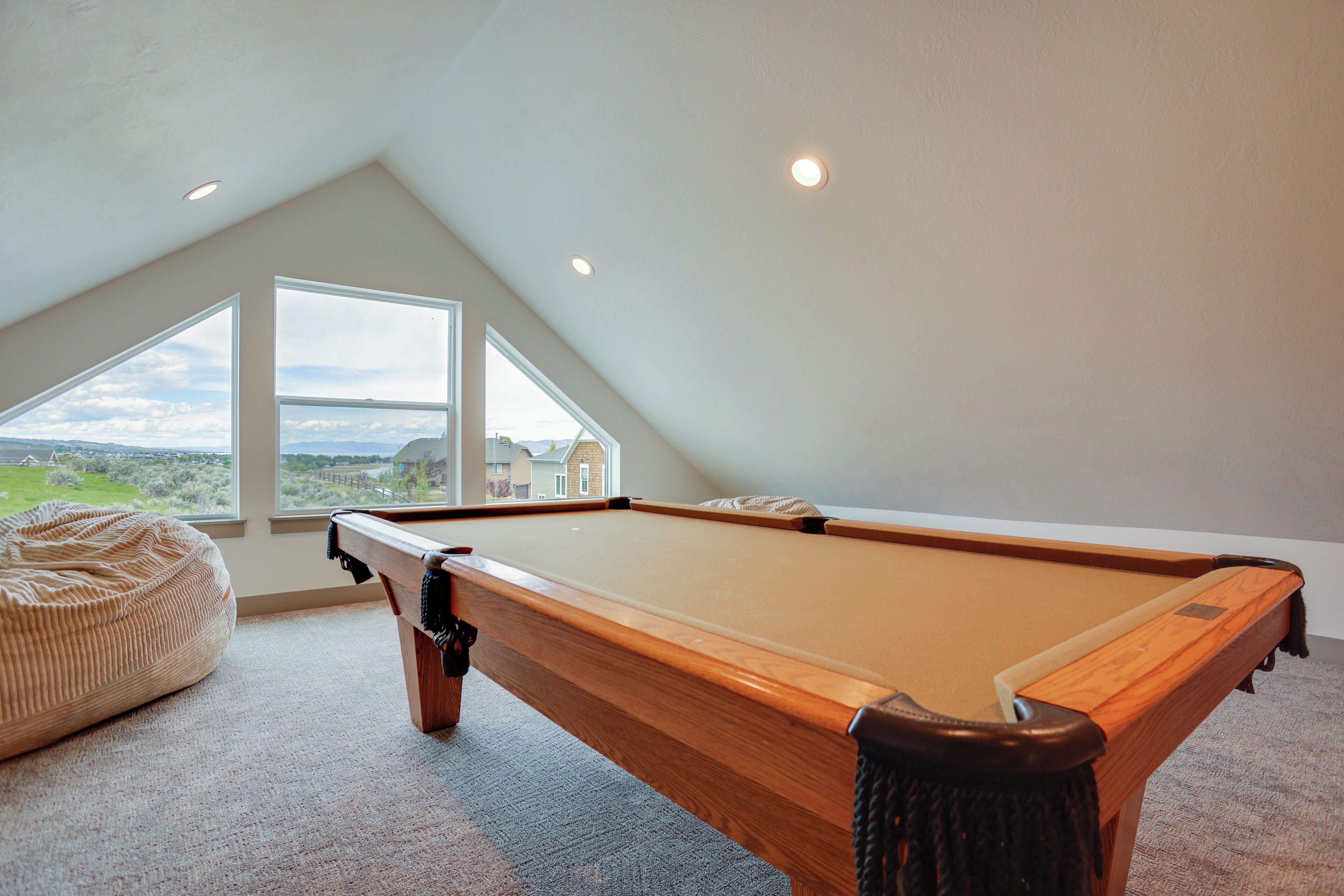 House (6 Bedrooms) | Interior