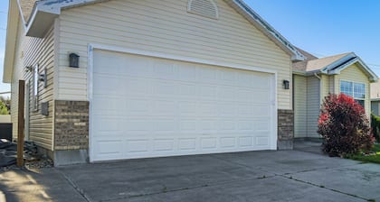 Gateway to Yellowstone & Tetons! Home w/ Backyard