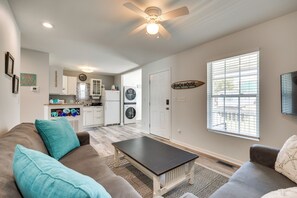 Front of property - Steps to Ocean! Family-friendly Carolina Beach Gem (Carolina Beach)