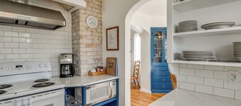 6 Mi to Shoshone Falls! Charming Idaho Home
