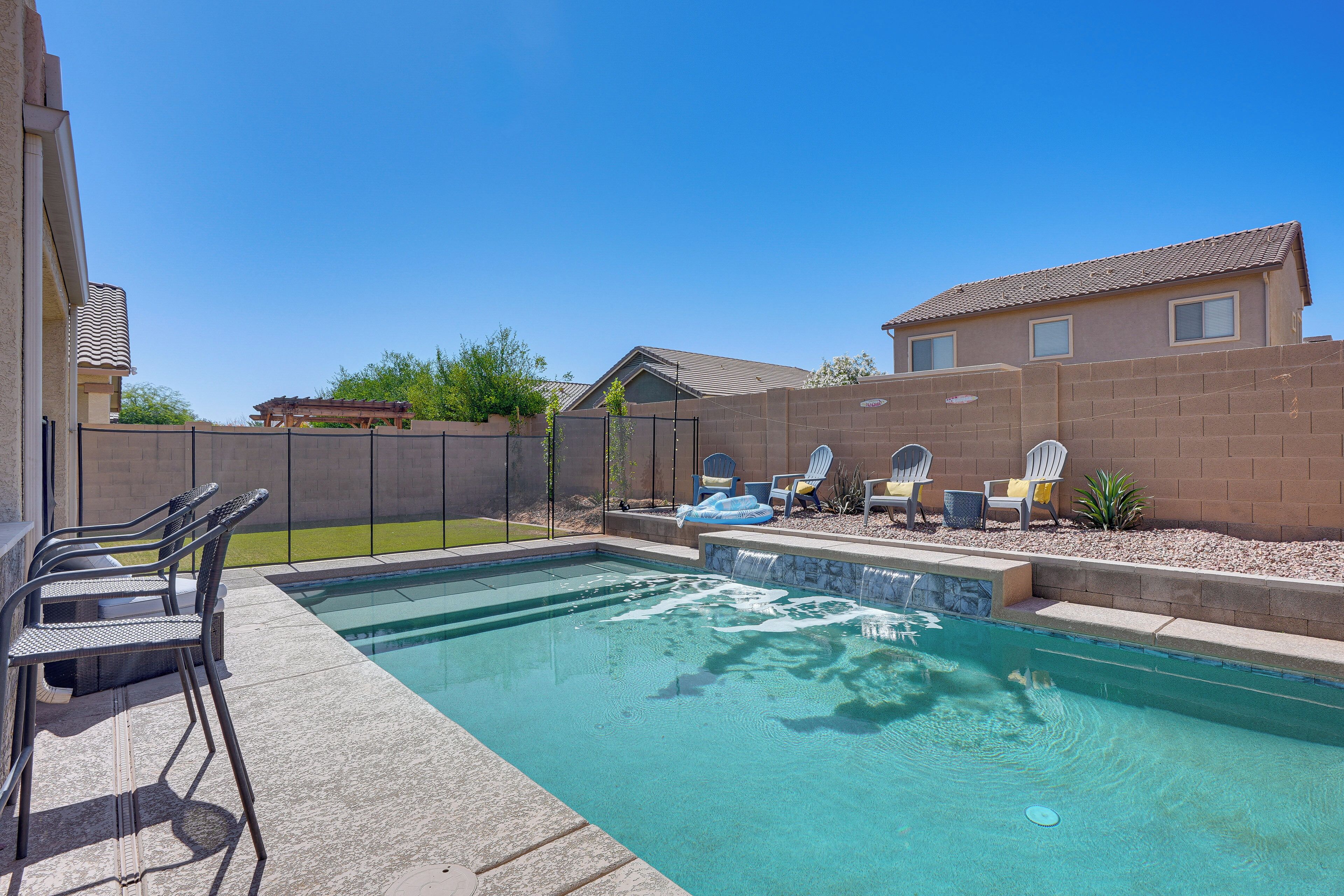 House (4 Bedrooms) | Front of property