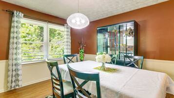 Rumah (5 Bedrooms) | Interior