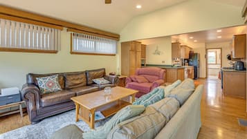 House (3 Bedrooms) | Front of property