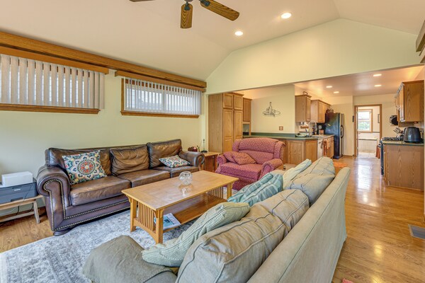 Boater's Base! Waterfront Chain O Lakes Hideaway - Illinois