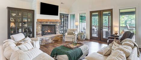 House (4 Bedrooms) | Interior