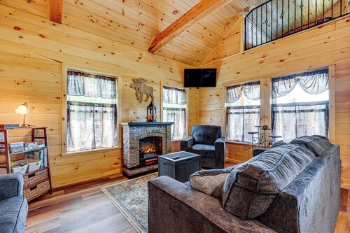 Hike, Hunt & Golf! Cabin on 4 Acres in Naples