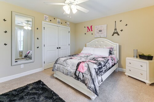 6 Mi to Medical District: Spacious Winterville Gem