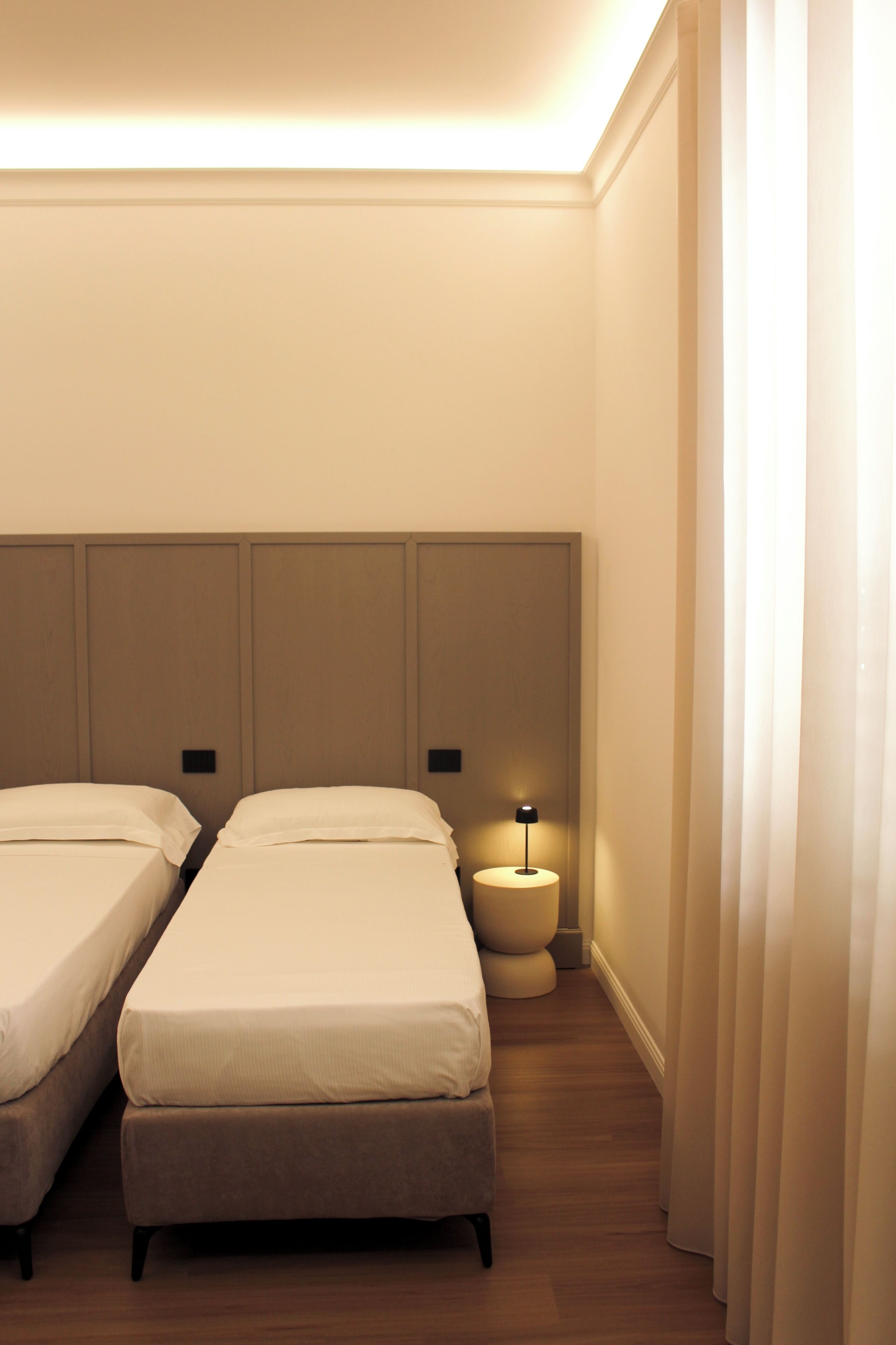 Comfort Twin Room | In-room safe, desk, laptop workspace, blackout drapes