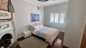3 chambres, fer et planche à repasser, Wi-Fi, draps fournis