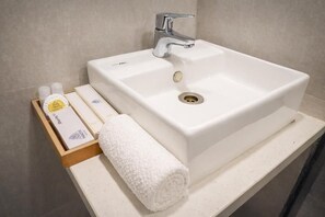 Deluxe Double or Twin Room, City View | Bathroom | Shower, free toiletries, towels, soap - Hotel Paradise  (Rajgurunagar)