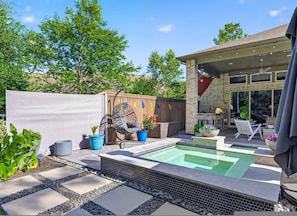 House | 3 bedrooms - The Pineapple Oasis Pool And Spa Retreat (Humble)